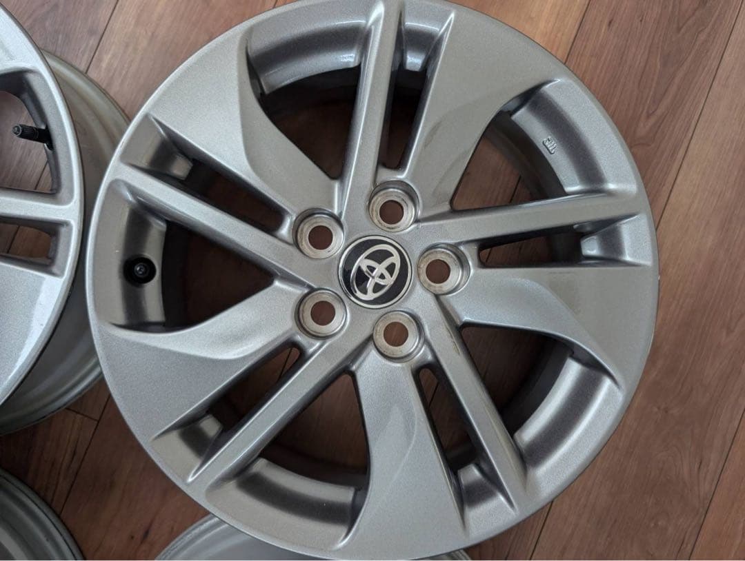 ①2/4本　アルミホイール TOYOTA純正 シエンタ ガンメタ　15