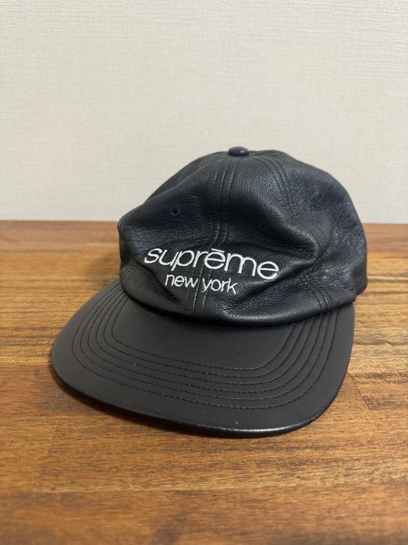 ぐるる　supreme レザーキャップ