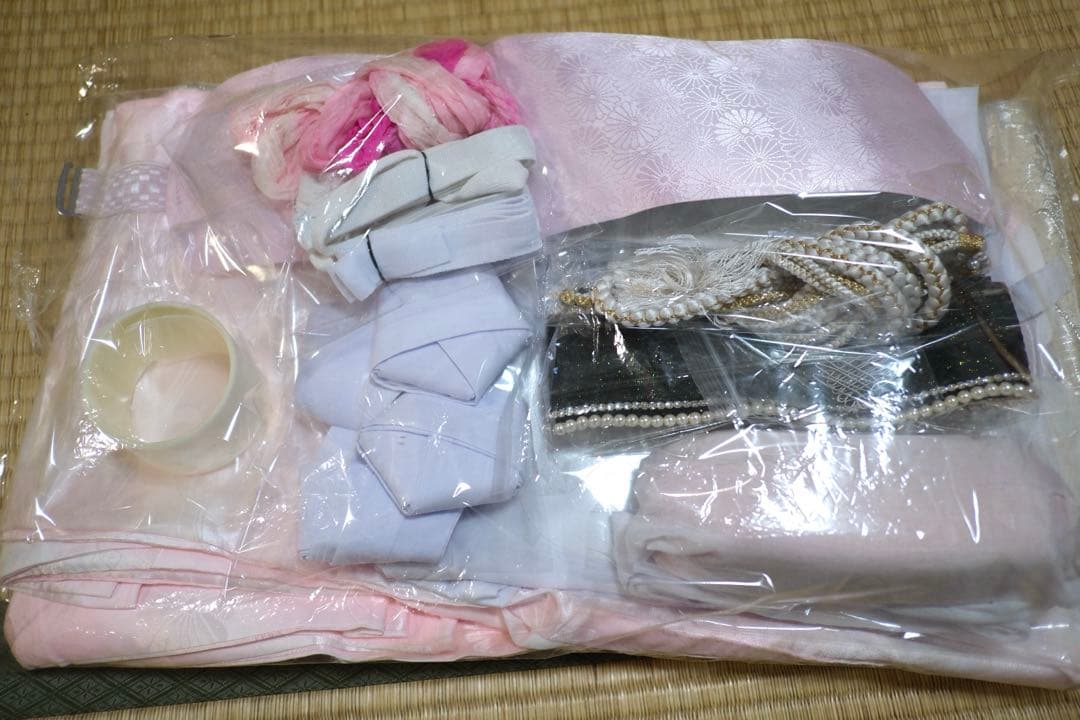 黒の振袖 花柄刺繍 総絞り