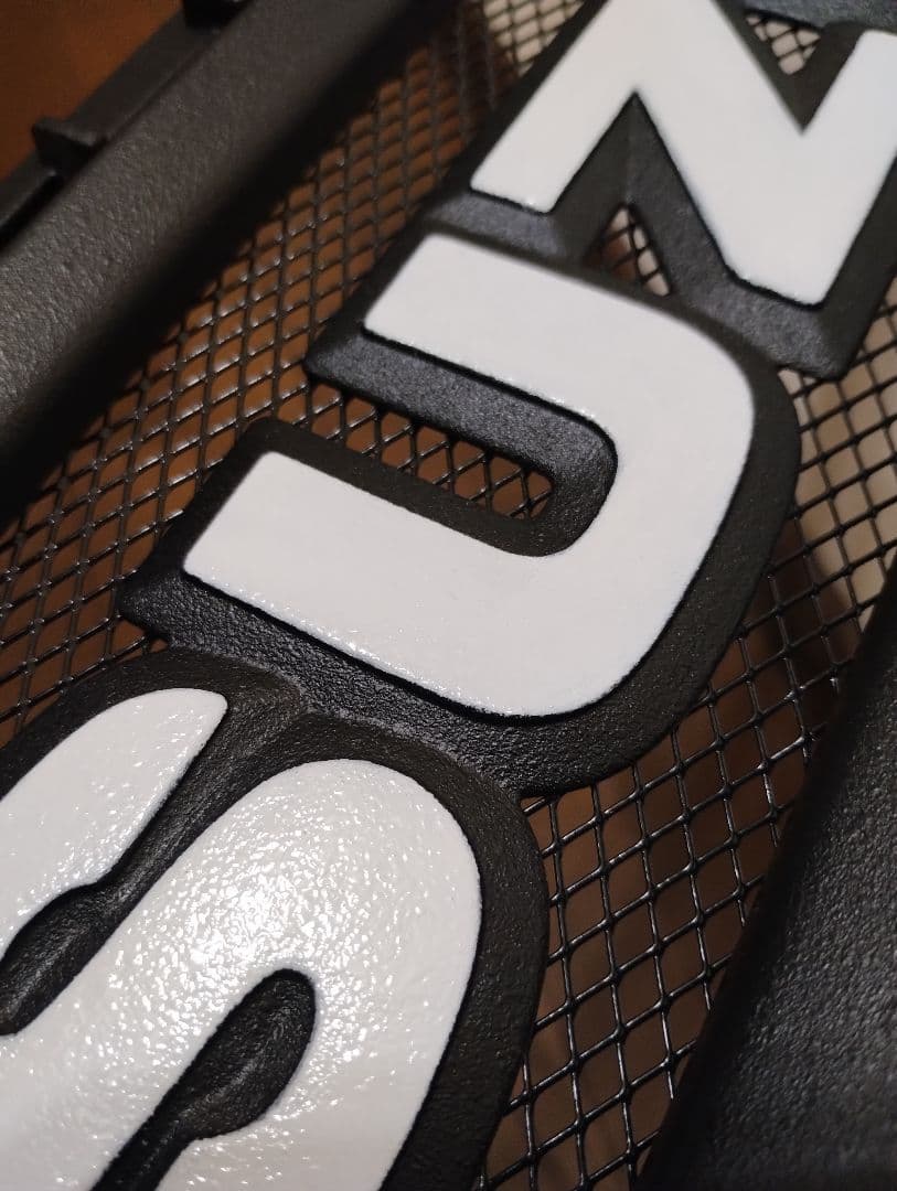 スズキハスラー純正フロントグリル改 凹部分スムージング+Bigエンブレム