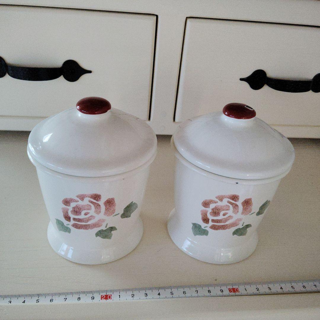 マニーローズ　 形がかわいいホーローキャニスター2個セット