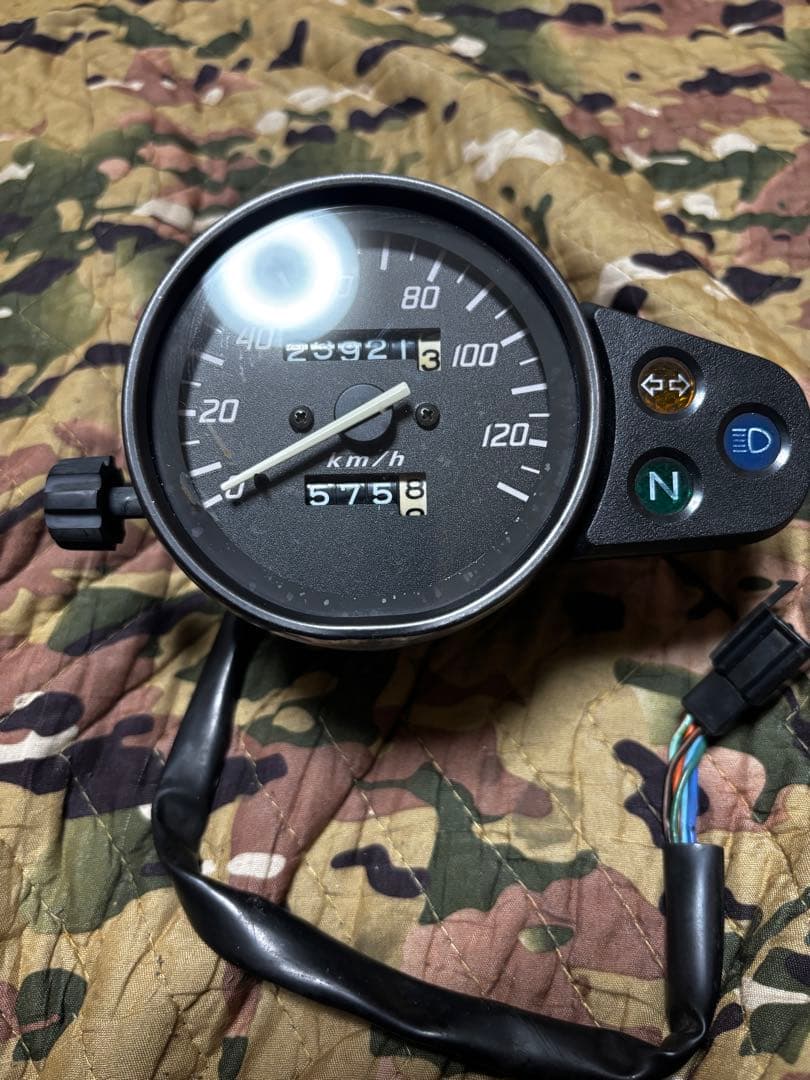 スピードメーター 0-120 km/h 23921 km