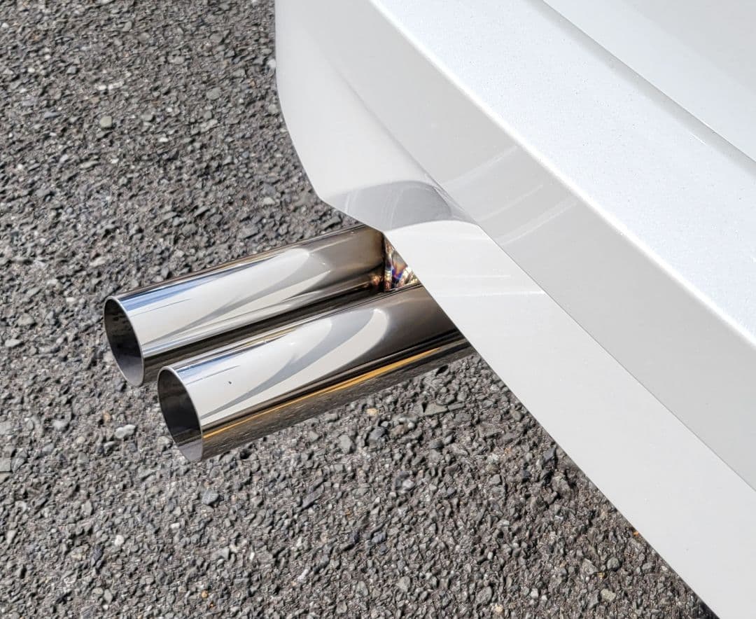 ハネ上げ30° 汎用オールステンレスネオクラシックデュアルマフラーカッター下向き