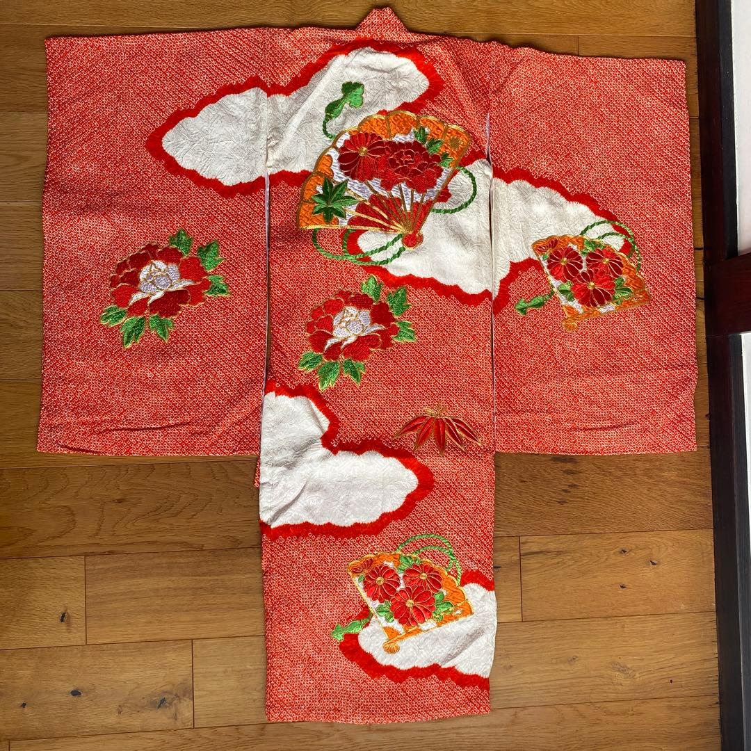 七五三　3歳　絞り　刺繍着物