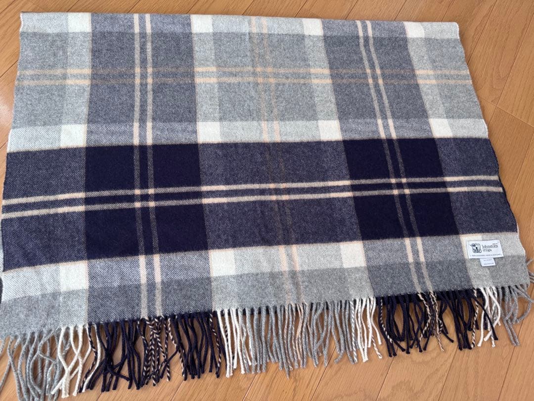 Johnstons of Elgin 100% Cashmere ストール