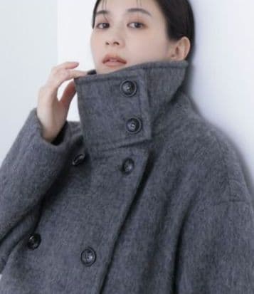 ナチュラルビューティーベーシック　スタンドネックシャギーミディコート