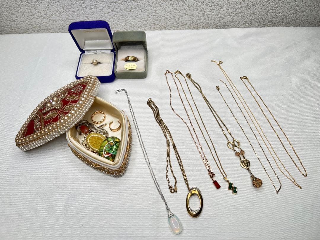 遺品整理品　ジュエリーケースごと　アクセサリー　ジュエリーセット