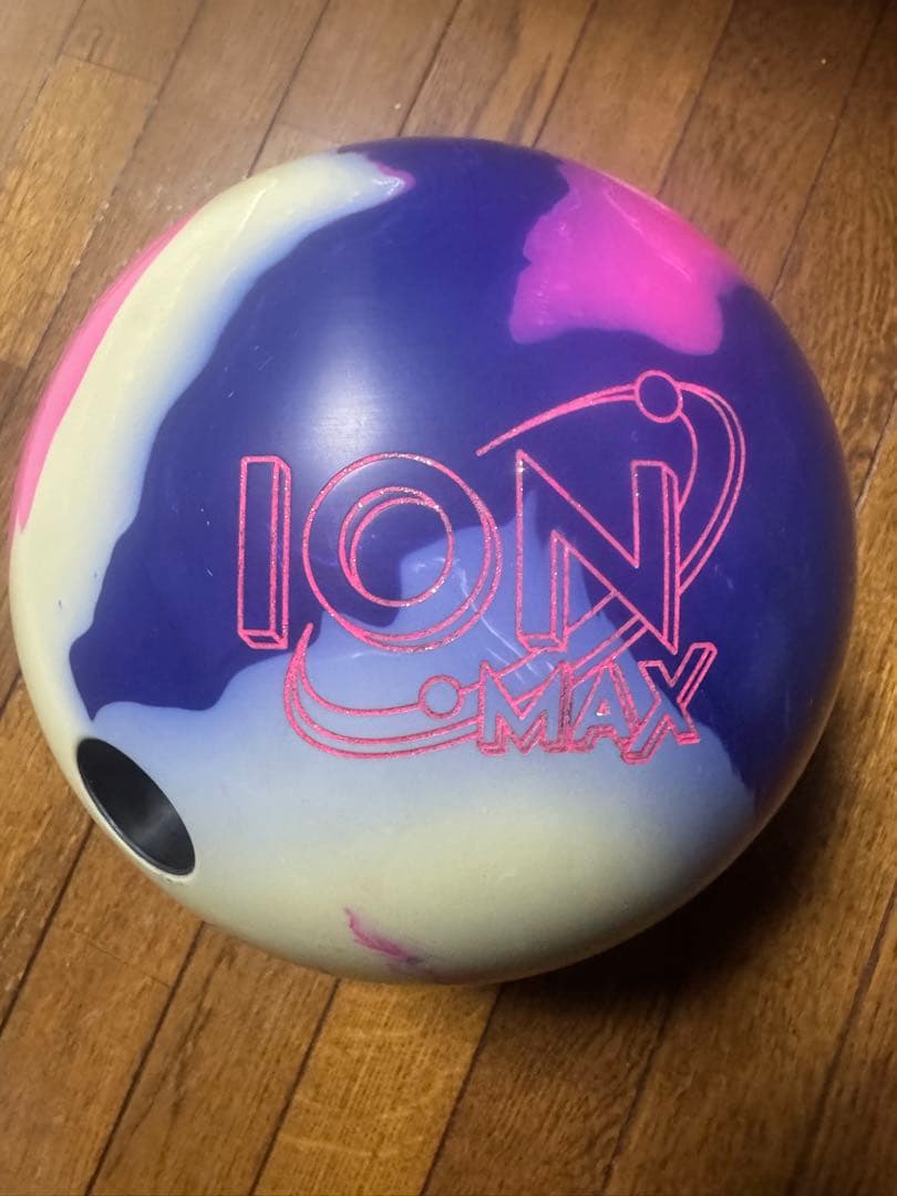 美品STORM ION MAX ボウリングボール 15lb4oz