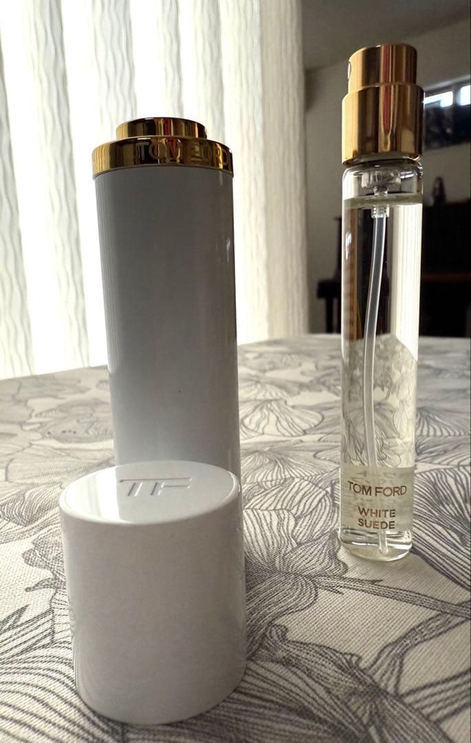 正規品 TOM FORD ホワイト スエード 10ml 香水