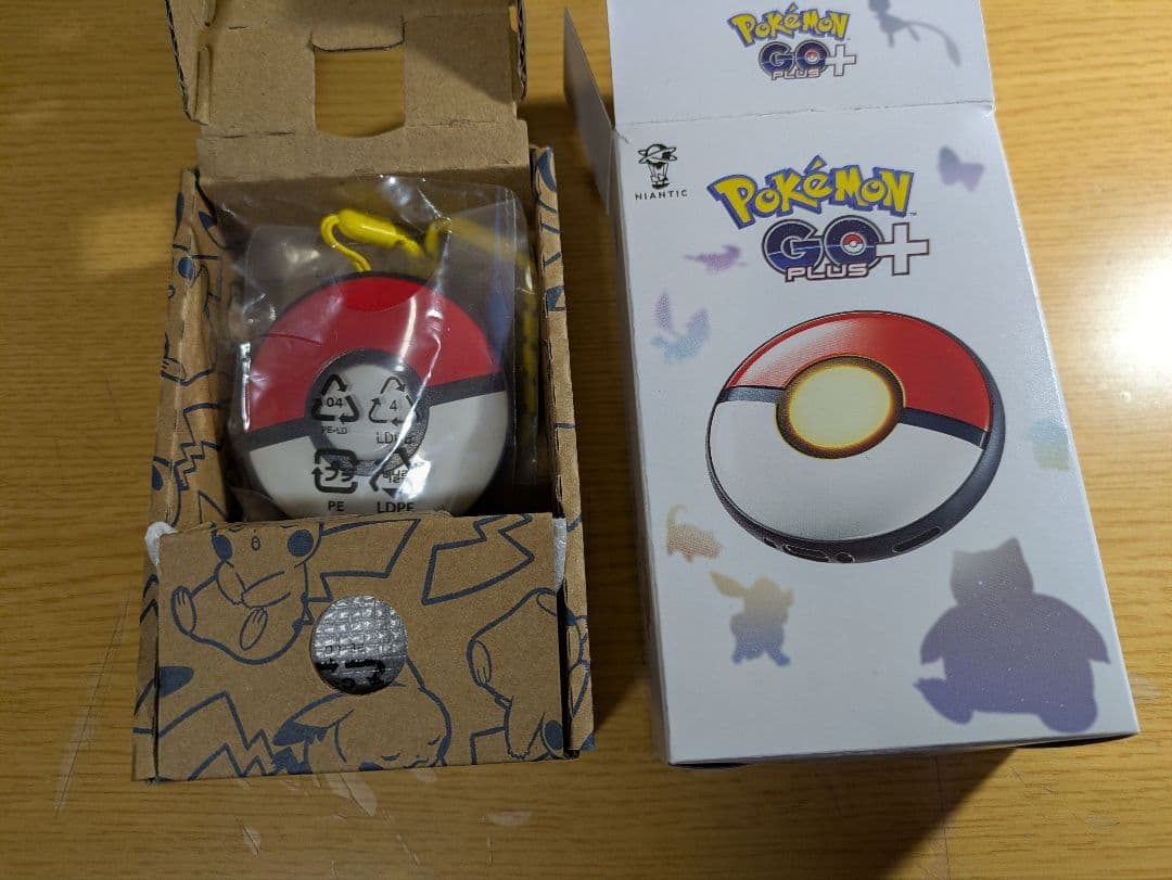 Pokémon GO Plus ポケモンボール型