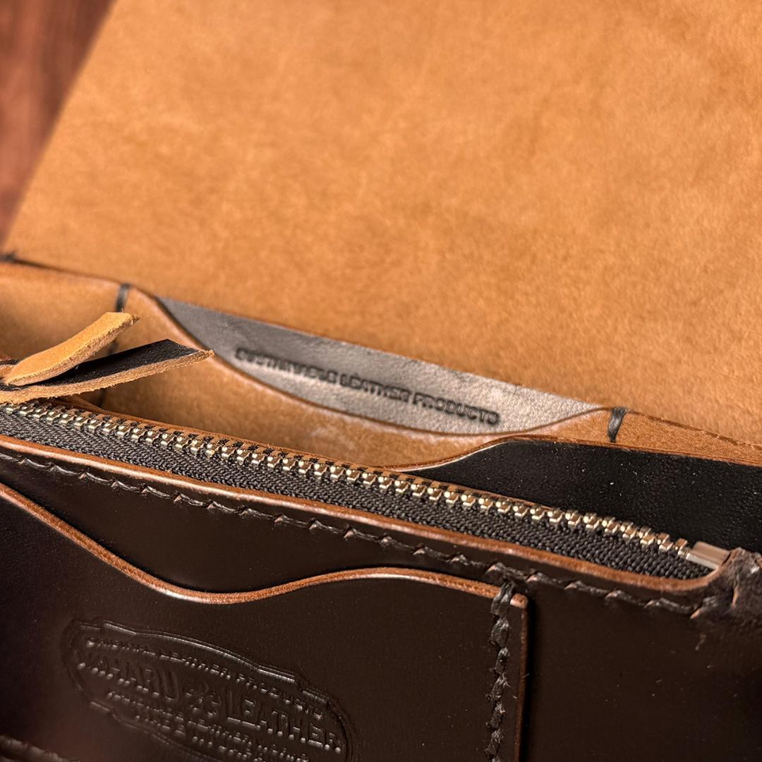 ホースバット・茶芯ブラック・ロングトラッカーウォレット – レザー長財布