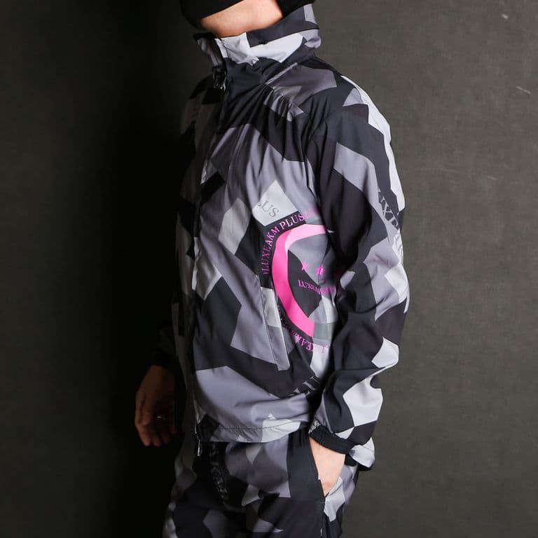 新品XLサイズ セットアップ リュクスエイケイエムプラス 上下セット