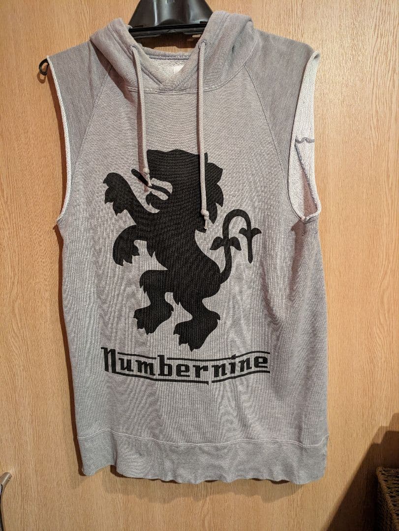 Numbernine フード付きタンクトップ グレー