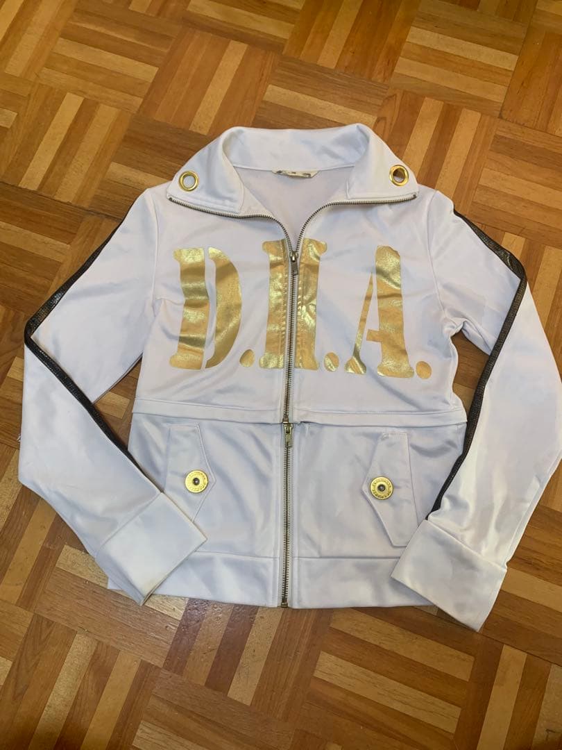 d.i.a.正規品ロゴ ジップアップ2wayジャケット