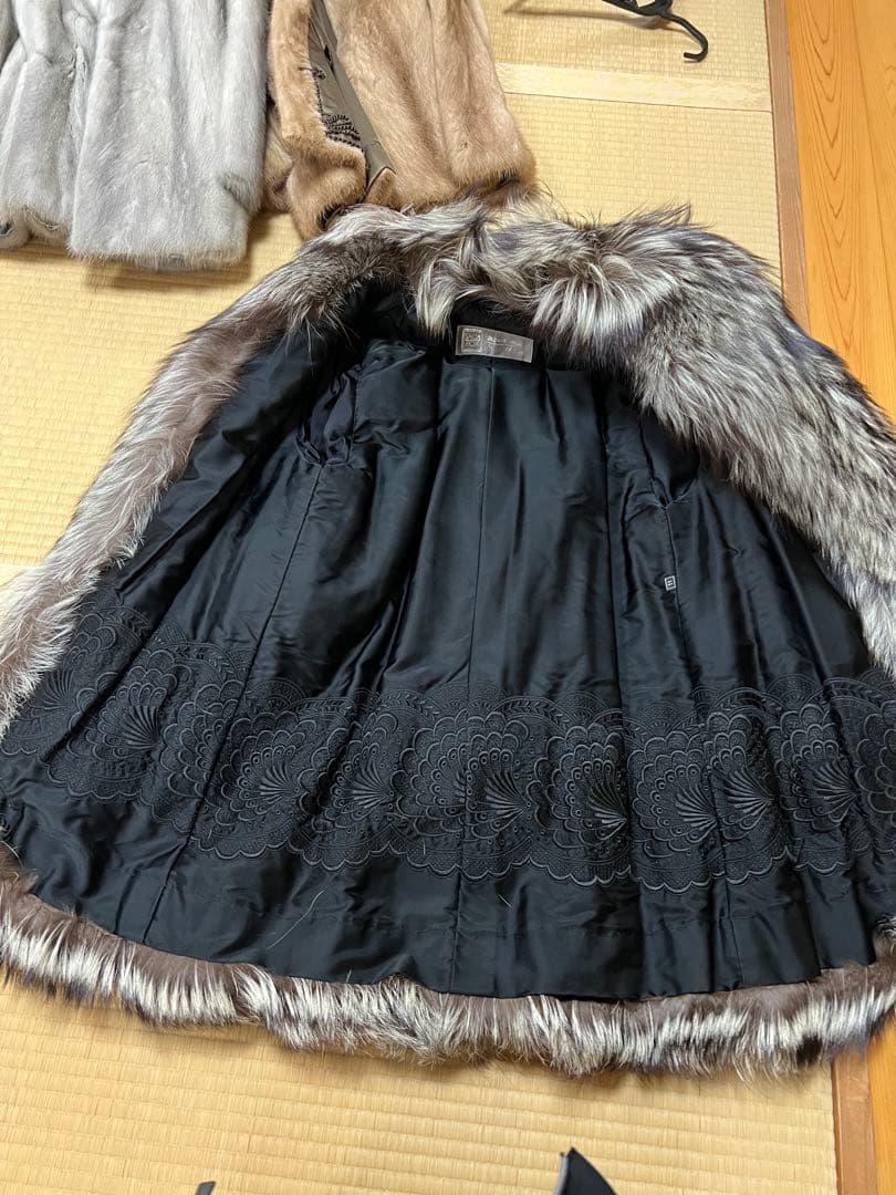 SAGA FOX グレー系ファーコート