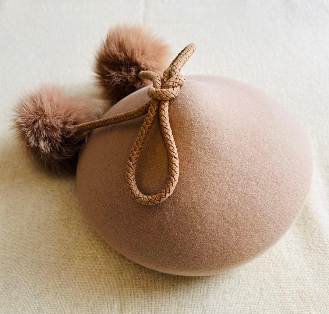 ポンポン付きとんがりベレー　CA4LA Atelier Mad PON PON