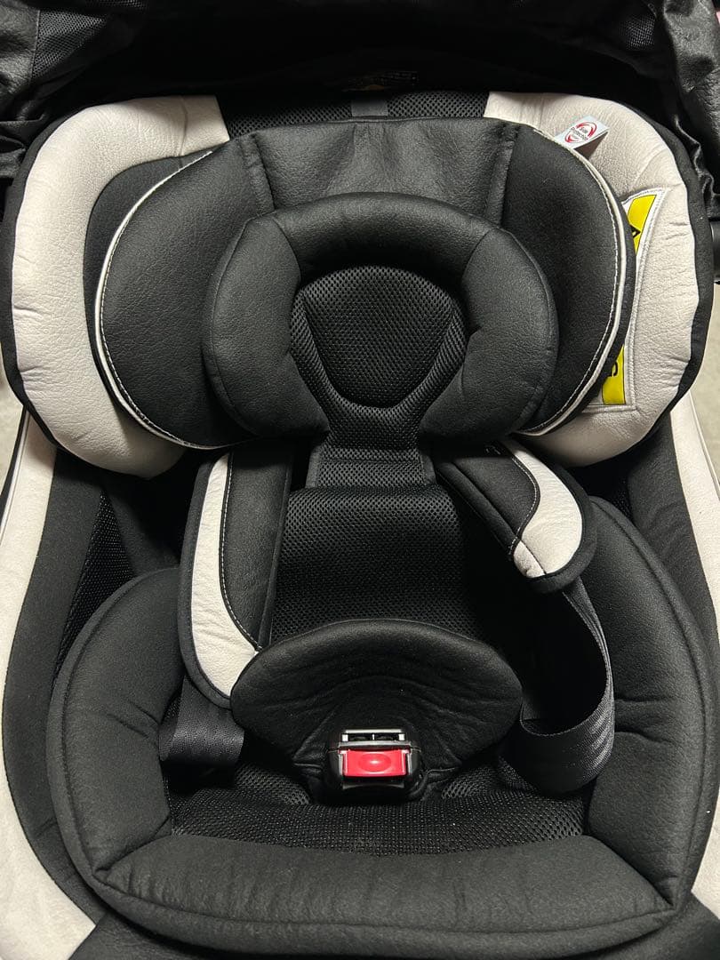 【美品】Combi ネルーム エッグショック NF-600 チャイルドシート