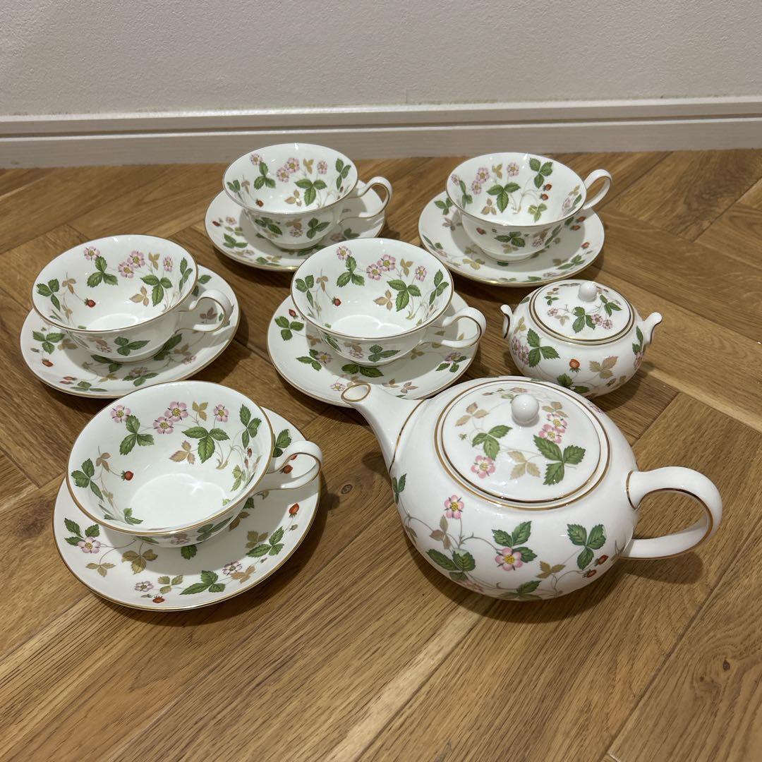 ウェッジウッド　ワイルドストロベリーティーカップ　ティーポット　シュガーポット