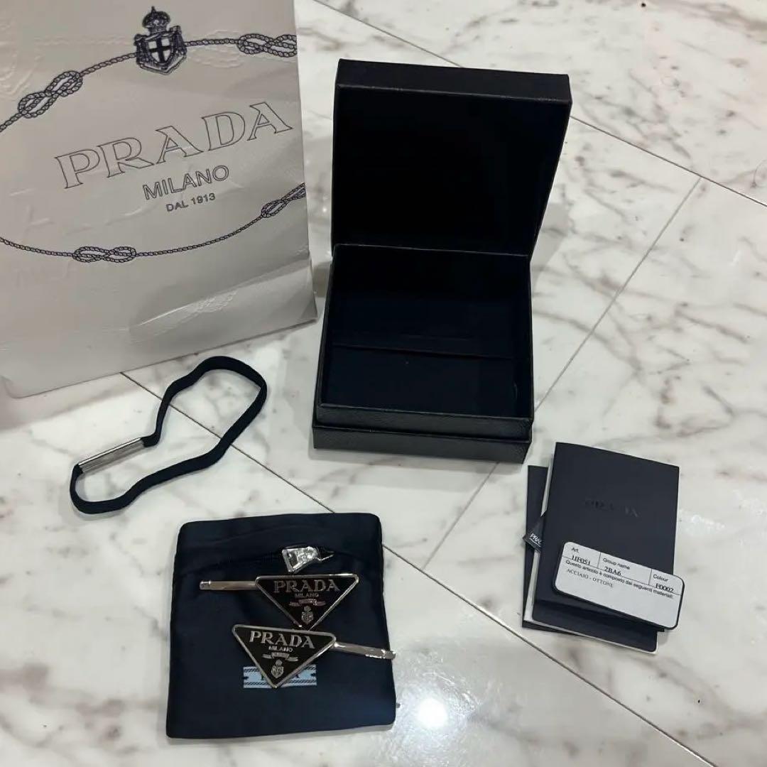 新品未使用 PRADA メタルヘアピン　ブラック