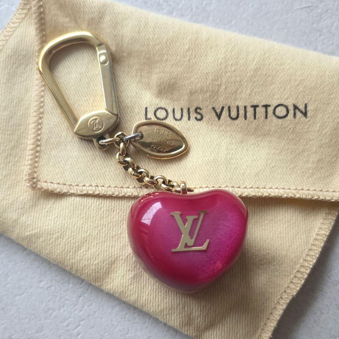 LOUIS VUITTON ルイヴィトン ポルトクレ ポム ハートりんごチャーム