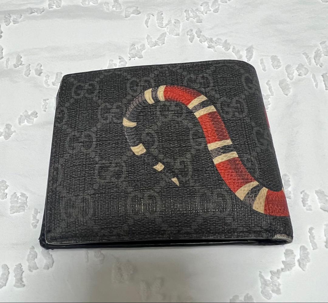 グ*ん様 GUCCI .•二つ折り財布.•スネーク柄.•箱.•保存袋付き