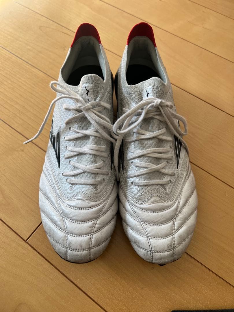 【最終お値下げです】モレリアネオ4ベータジャパン　ホワイト スパイクシューズ