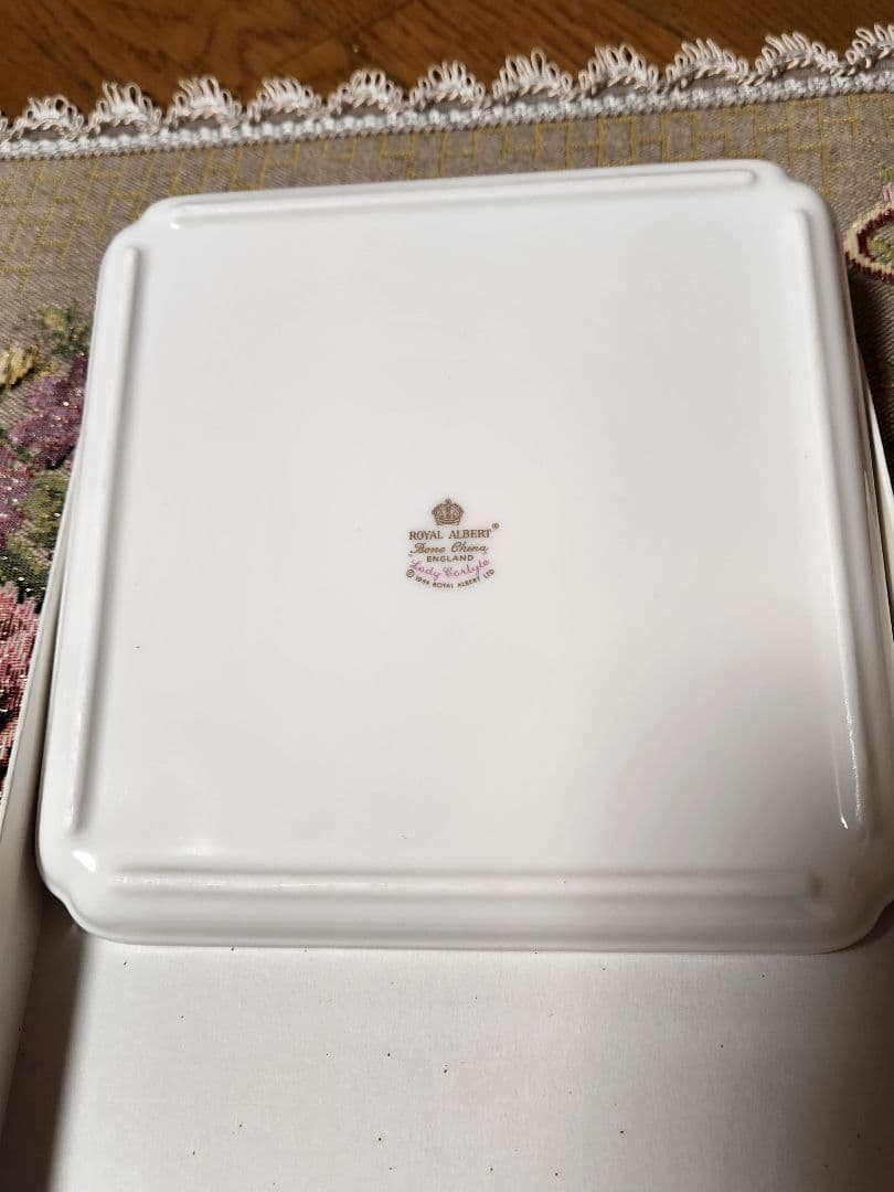 ロイヤルアルバート角プレート2枚