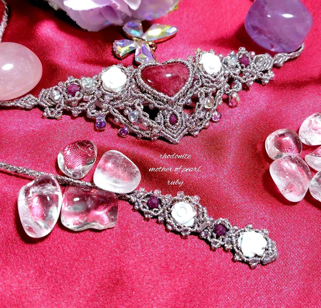 ✩ロードナイトシリカ、マザーオブパール、カーネリアンマクラメ編みネックレス