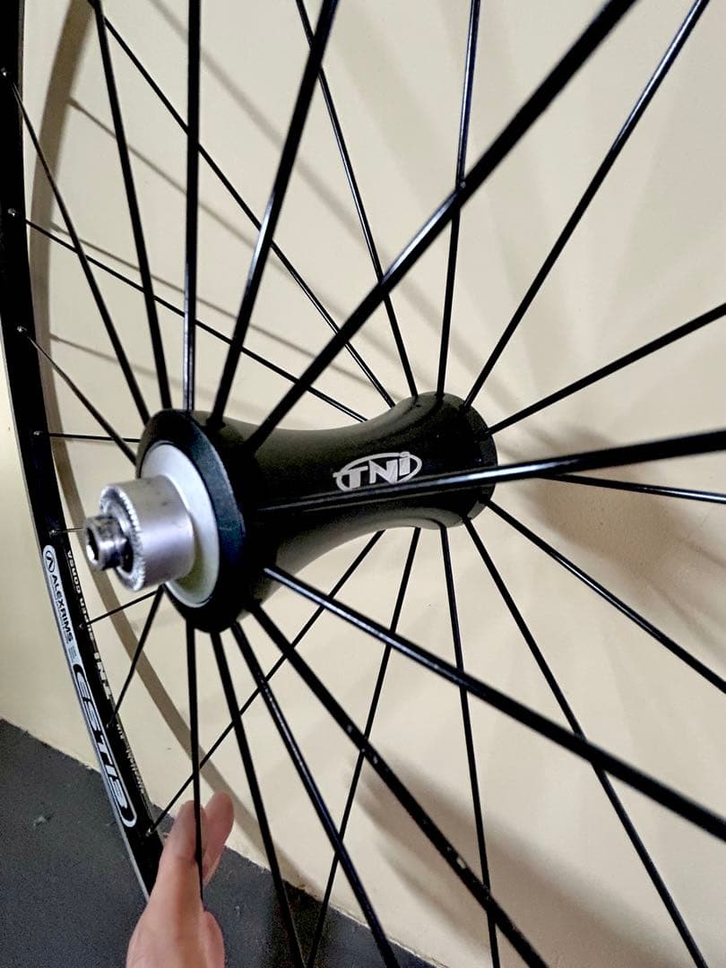 【TNI ハブ&リムの軽量ホイール（前輪）】重量0.77kg
