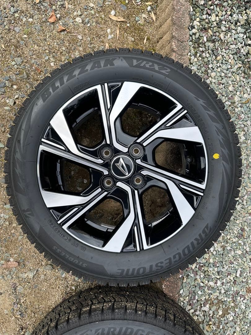 ダイハツ　LA650SタントカスタムX純正ホイール　　スタッドレスタイヤ付き