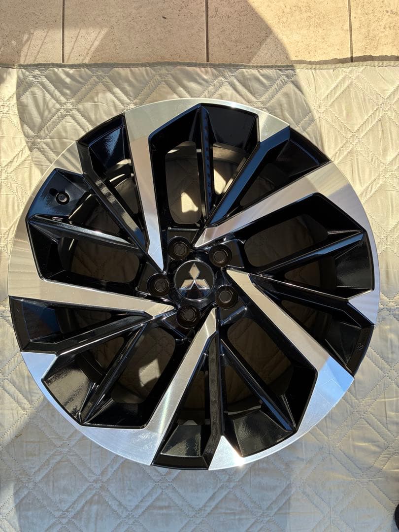 三菱 アウトランダーPHEV 20インチ 純正ホイール