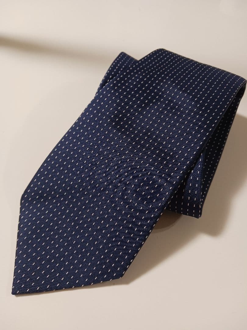 TK　美品　LUIGI BORRELLIボレリ 濃紺縦長ホワイトドットタイ