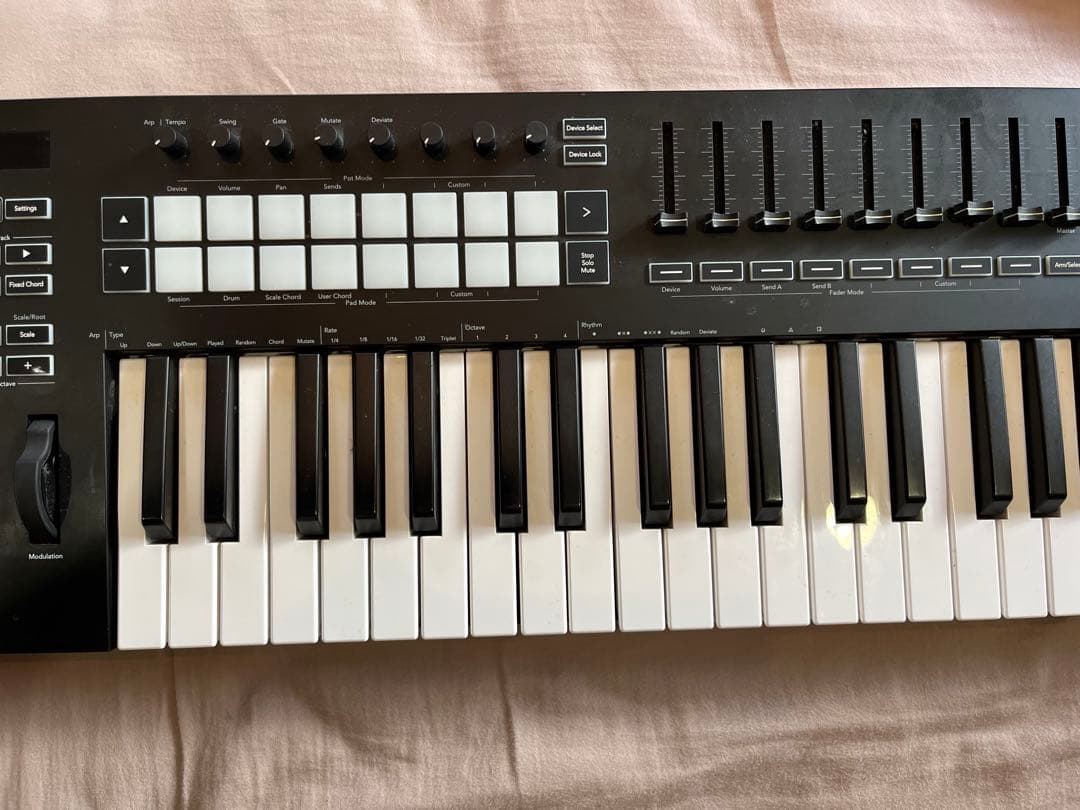 Novation Launchkey 49 MK3 一部不具合あり