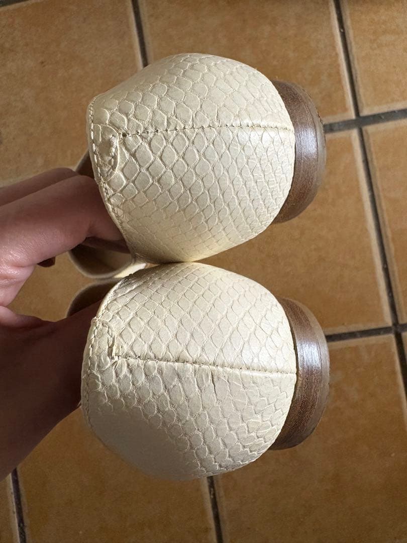 PELLICO ホワイト ポインテッドトゥ フラットシューズ