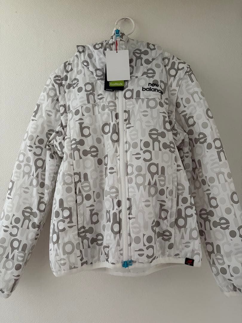new balance ロゴプリントジャケット
