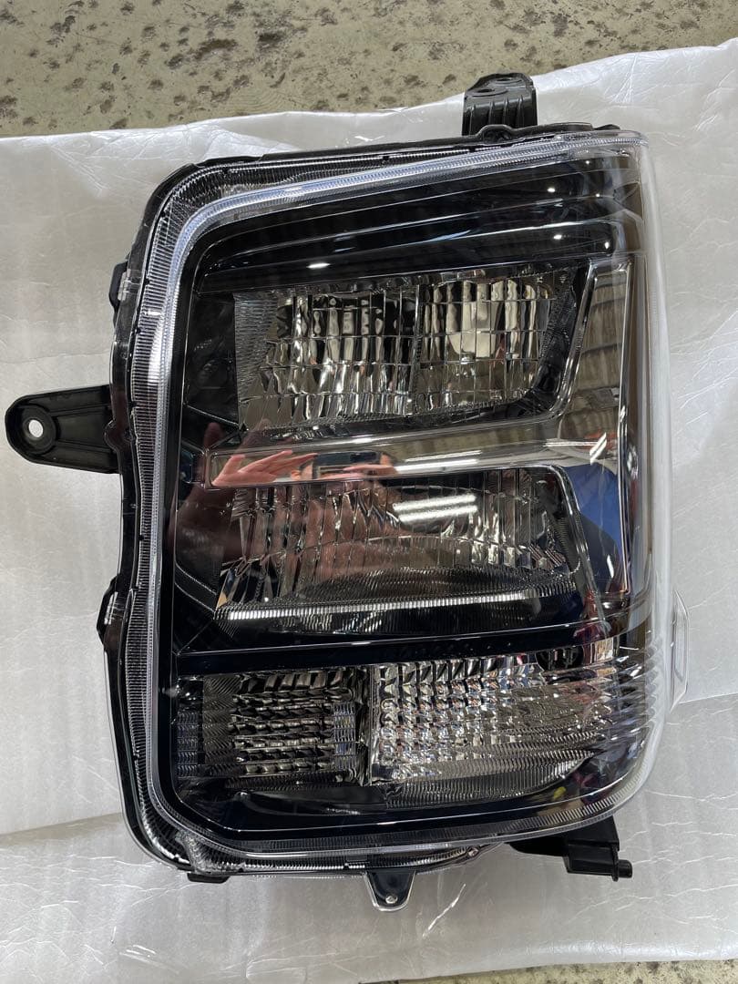 y*y様 スズキ エブリイワゴンPZターボ 新車外し 左ヘッドライト