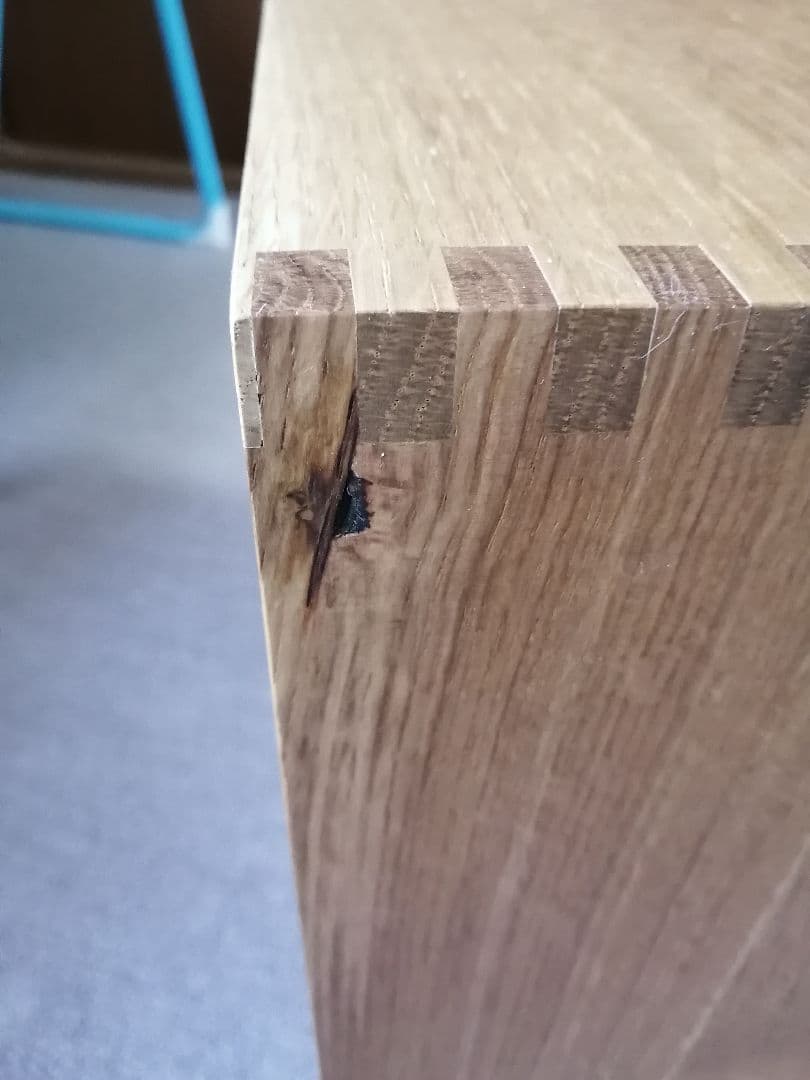 サイド・テーブル、スツール