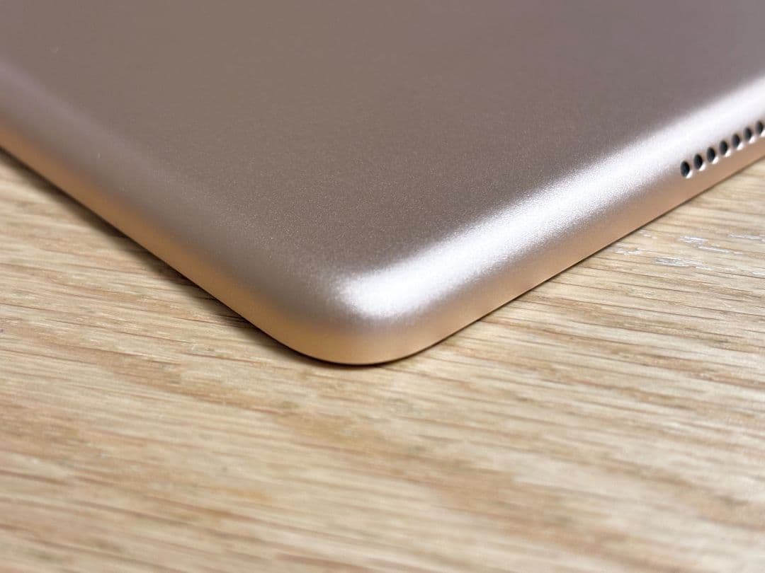 iPad 第8世代 WiFi 32GB ゴールド 美品