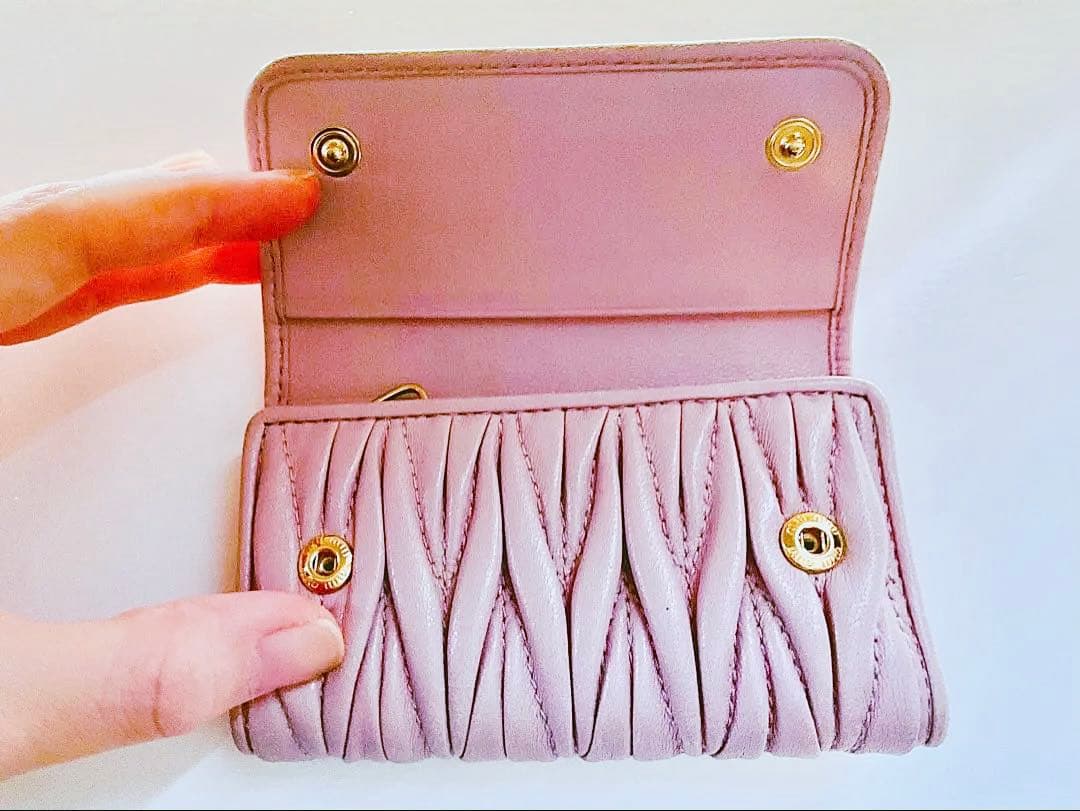 【うまる。】【正規品】miu miu キーケース マテラッセ 箱付き