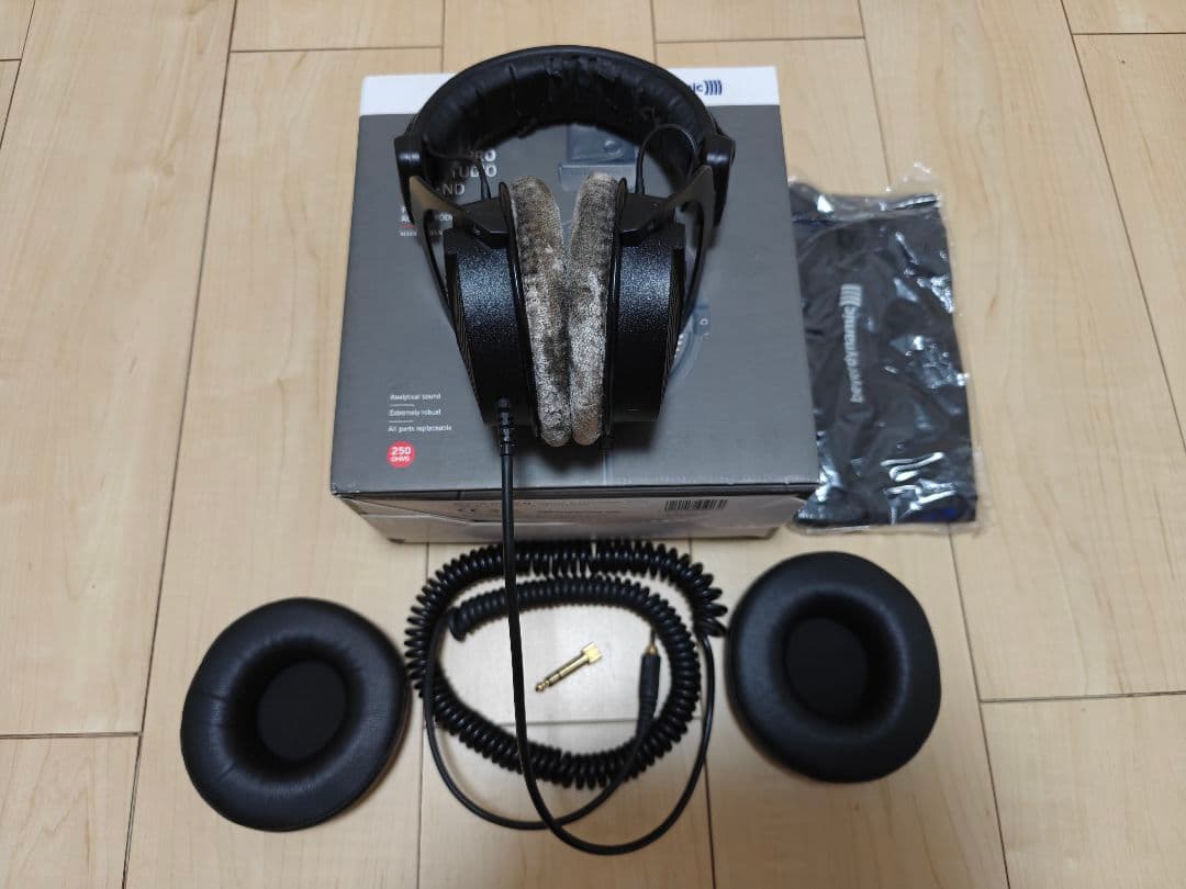 Beyerdynamic DT 990 PRO ヘッドホン