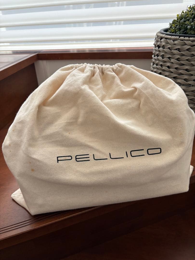 【美品】PELLICOクラッチかごバッグ ホワイトレザー