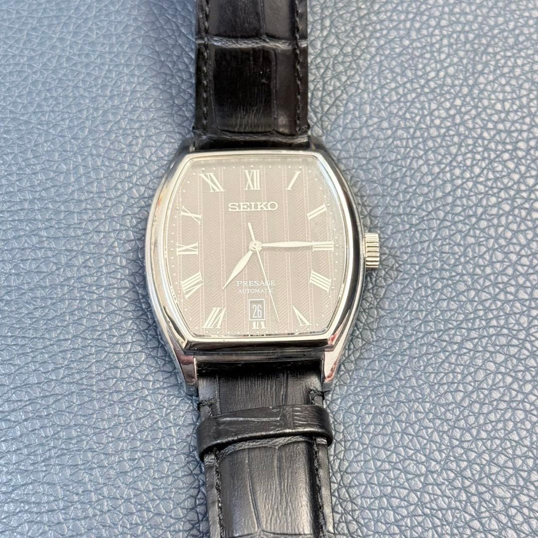 時計 SEIKO 自動巻き　4R35-02V0