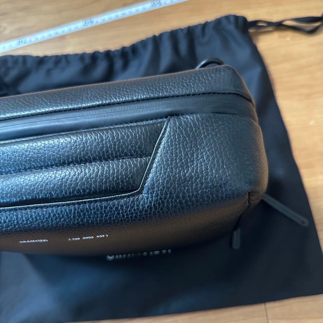 Grams(28) 133 Essential Case Max カメラバッグ