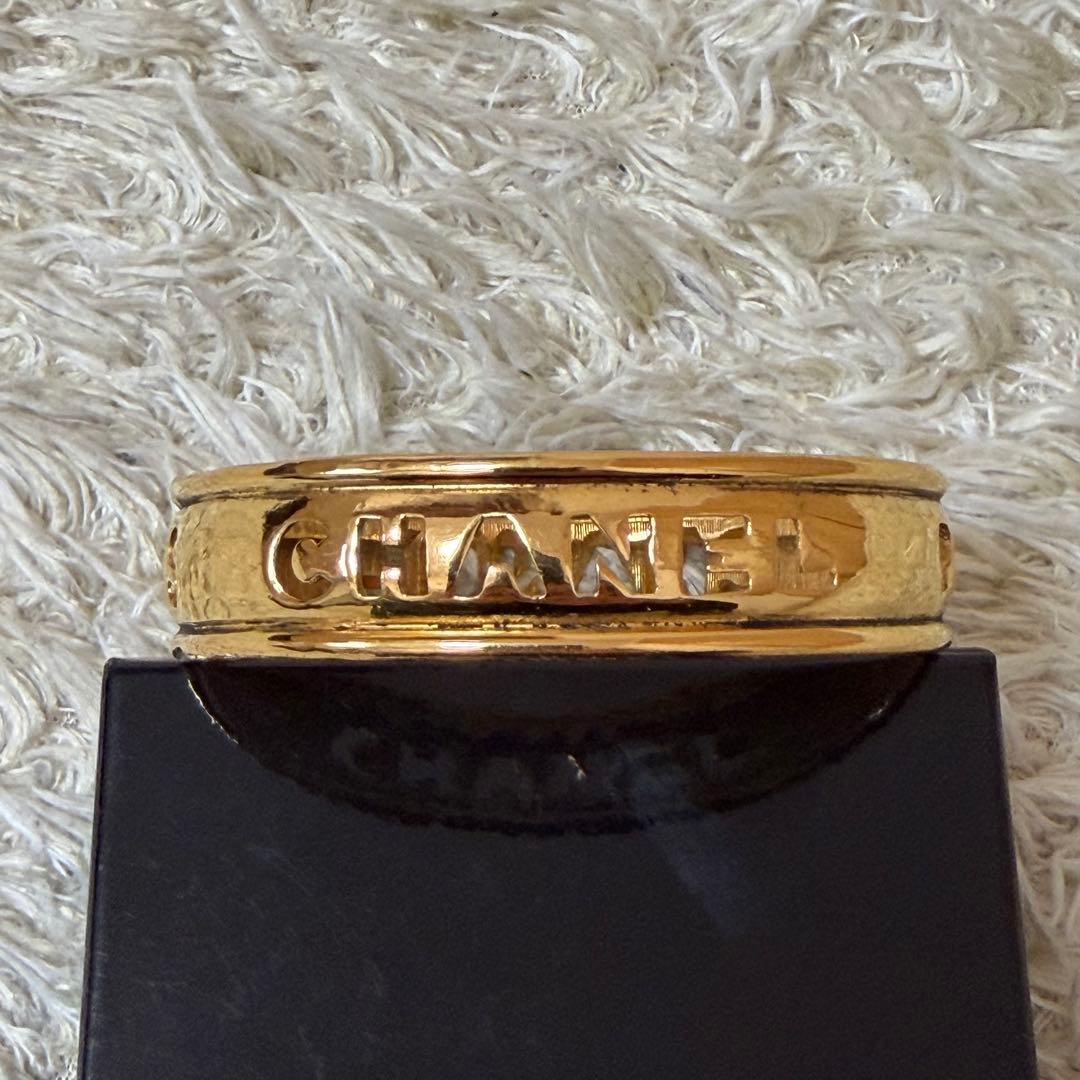 ☆極美品☆CHANEL シャネル　バングル　ゴールド　ブランドロゴ