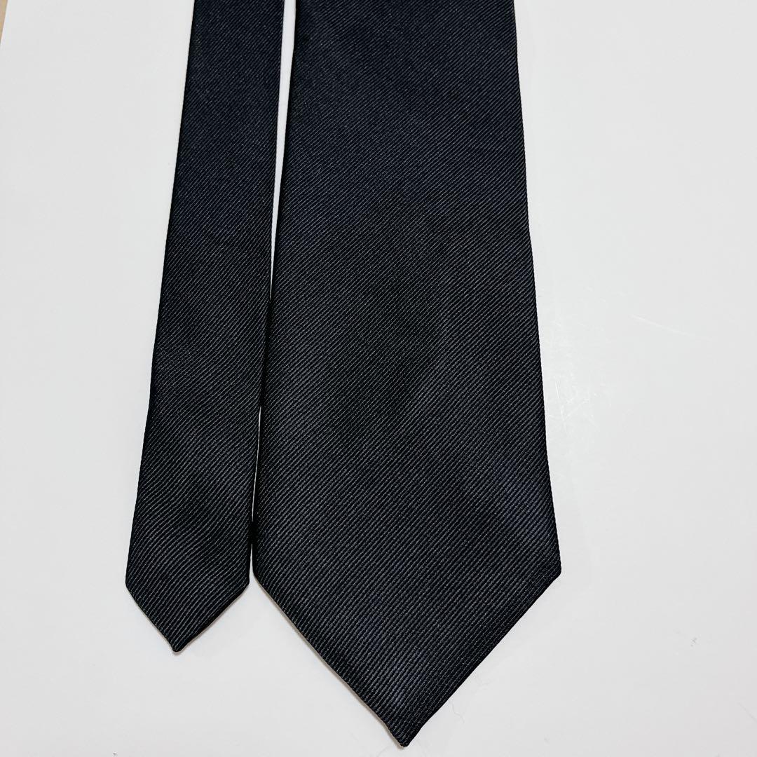 美品 ダンヒル ネクタイ ハイブランド ソリッドタイ 無地 光沢 希少 ビジネス