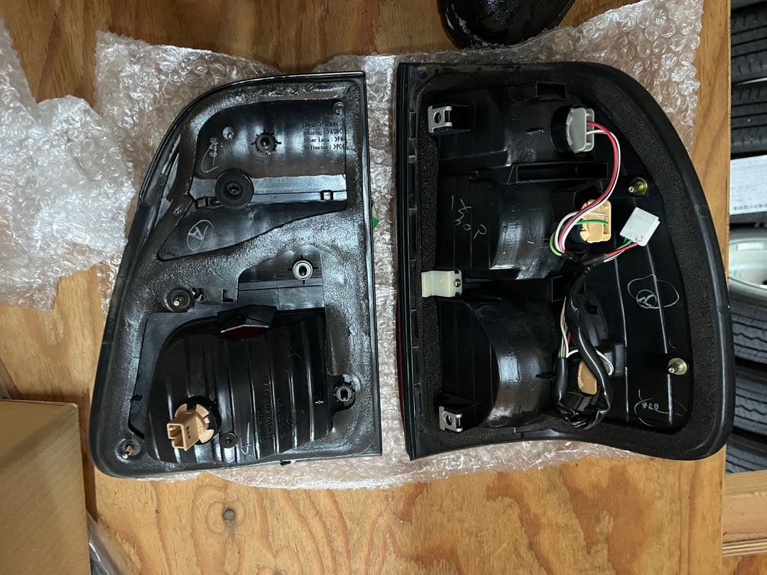 テールランプ 左右セット ランクル100 前期　内外一式