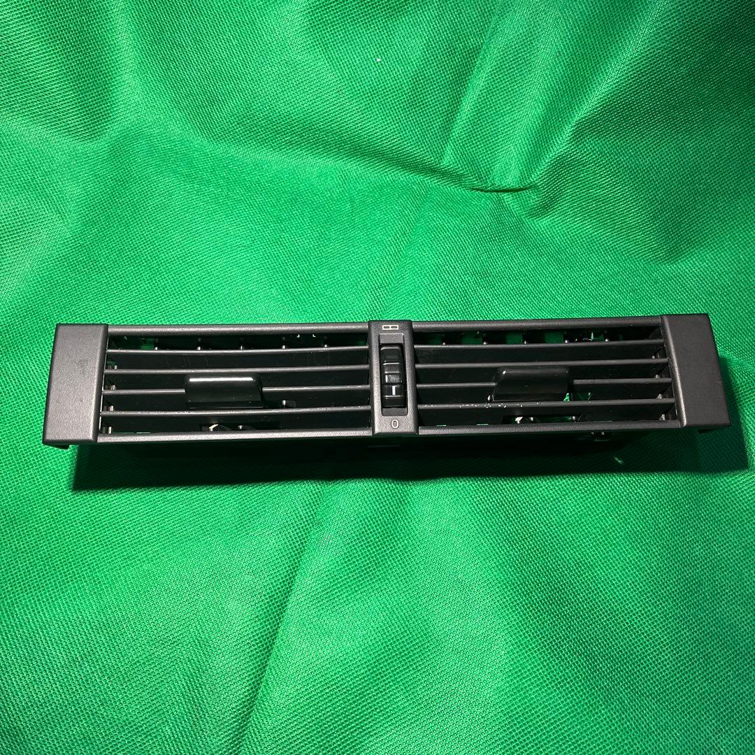 w124 エアコン　センタールーバー　左右ルーバー