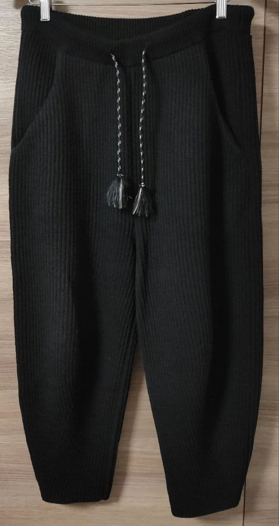 極美品glamb、グラム 極厚ニット生地 サルエルパンツ Lサイズ 黒 ブラック