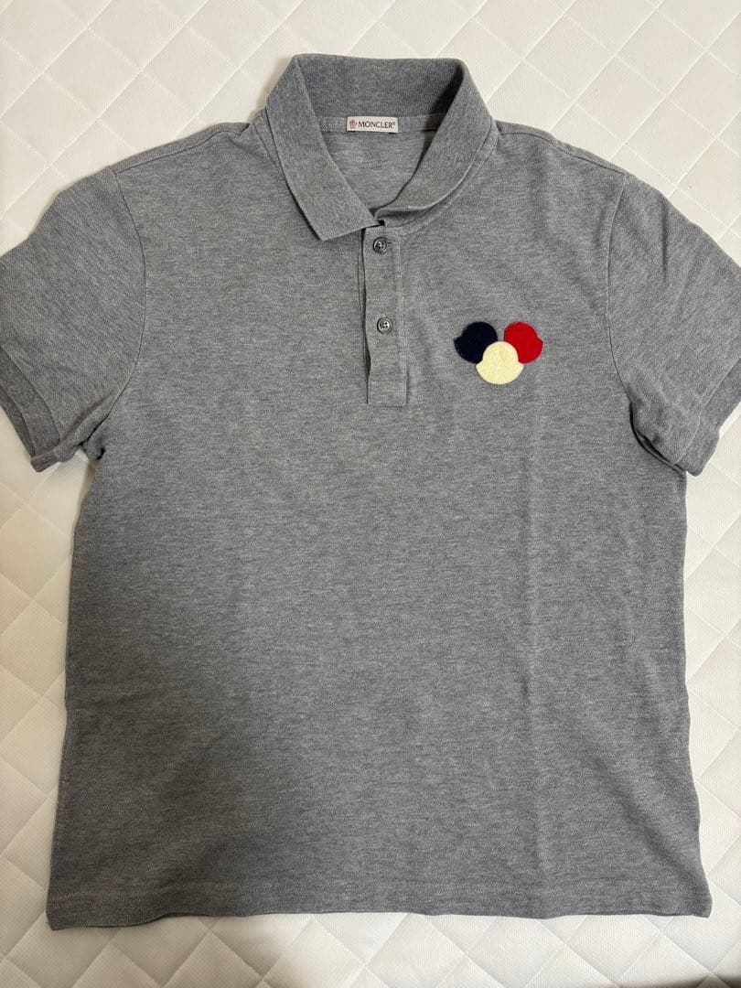 MONCLER(モンクレール)グレー ポロシャツ Mサイズ