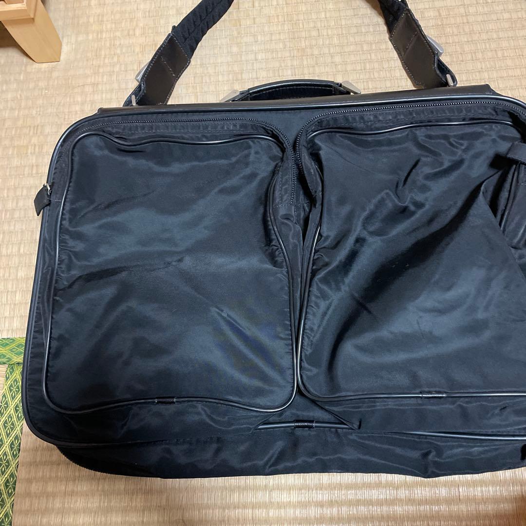 PRADA ブラック ナイロン ビジネスバッグ